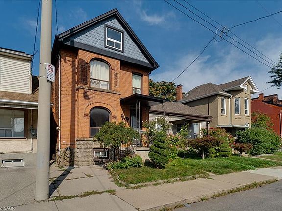 4th image of 23 Oak Ave