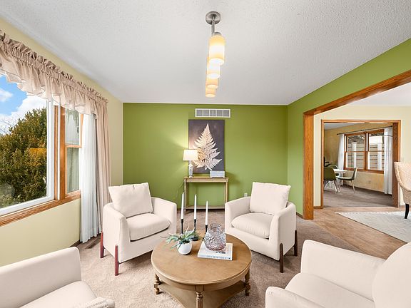 5th image of 765 Oakridge Rd