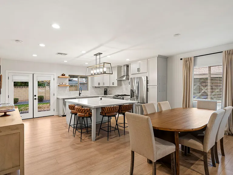 3515 E Piccadilly Rd — Photo 4
