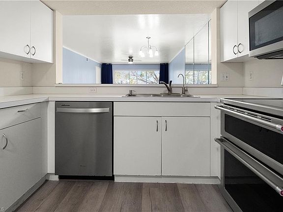 3rd image of 9610 Victoria LN #D202