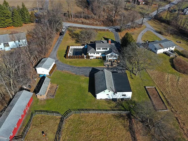 389 Prospect Rd — Photo 29