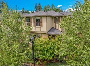 9259 SW Chopin Ln, Portland, OR 97225