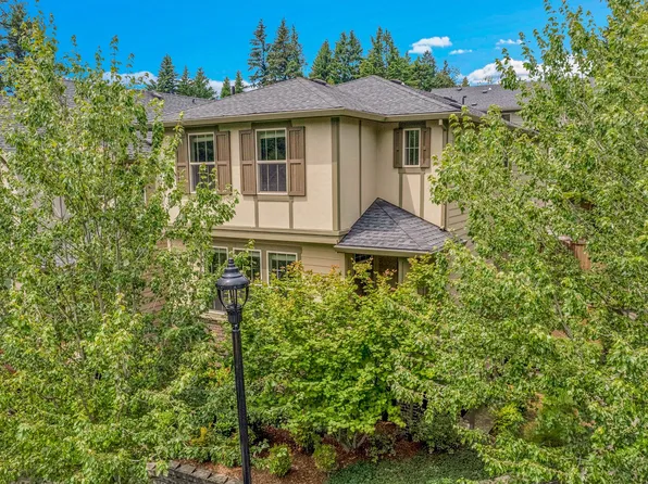 9259 SW Chopin Ln, Portland, OR 97225