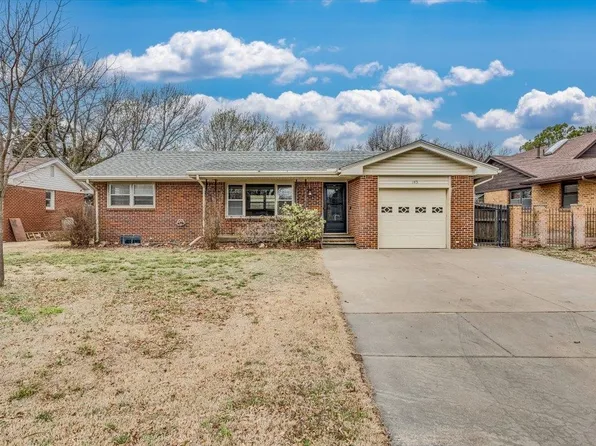 145 Sunset Ave, Haysville, KS 67060