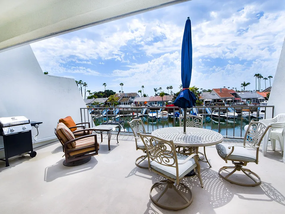 102 Antigua Ct