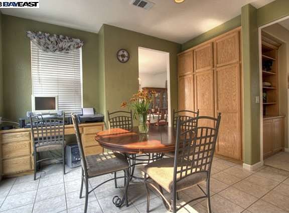 3rd image of 5135 Hinsdale Ct