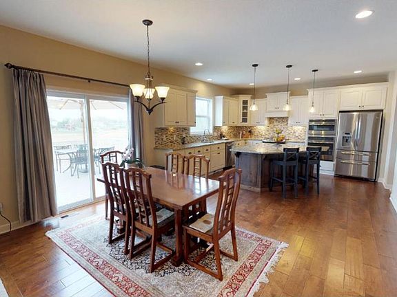 4th image of 5181 Black Oaks Ct N