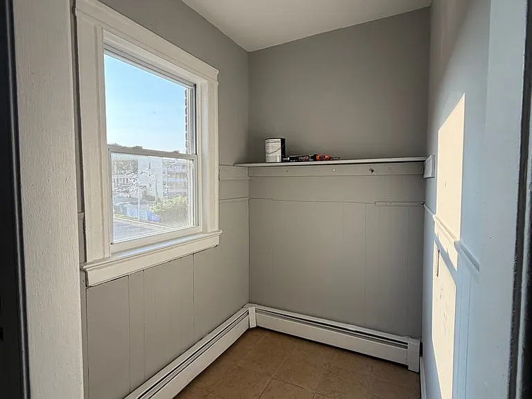103 Glen St — Photo 8