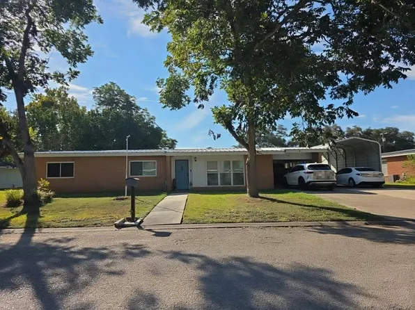 311 Ash Dr, Ganado, TX 77962