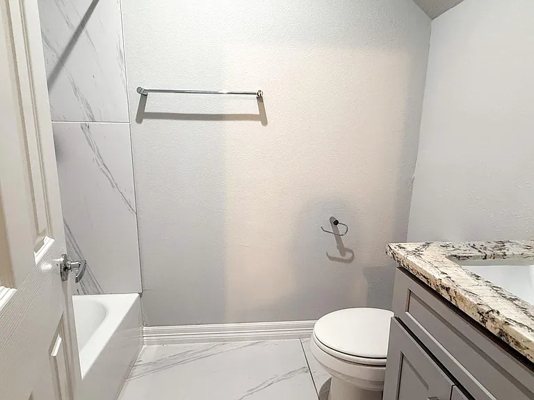 7823 Gladstone St #B2 — Photo 13