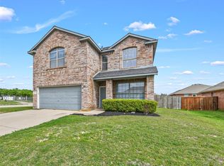 207 Maned Dr, Sanger, TX 76266