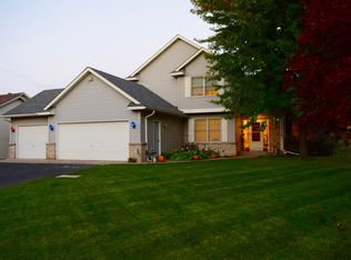 2512 Cypress St N, Maplewood, MN 55109