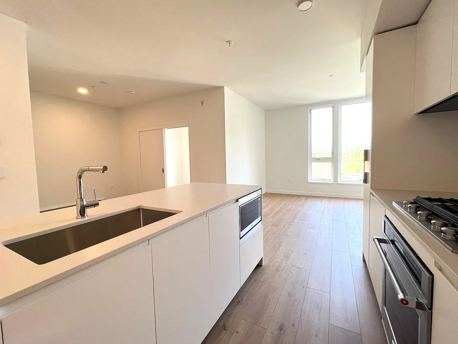 1500 Scott Cres — Photo 3