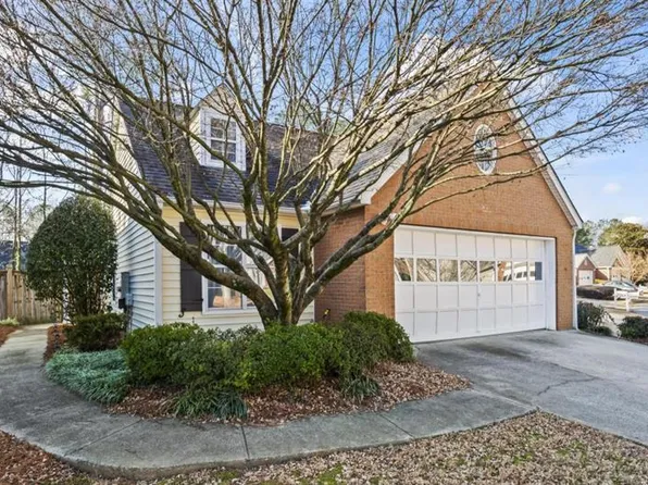 261 Dennis Dr, Alpharetta, GA 30009
