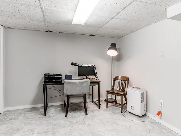 8040 Halsey St — Photo 20