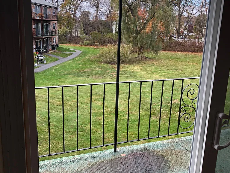 25 Fernview Ave — Photo 5