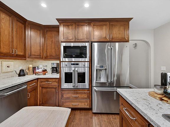 5th image of 2831 Indianapolis Ave
