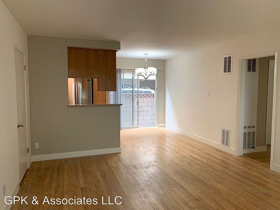 2nd image of 1430 S Barrington Ave APT 2