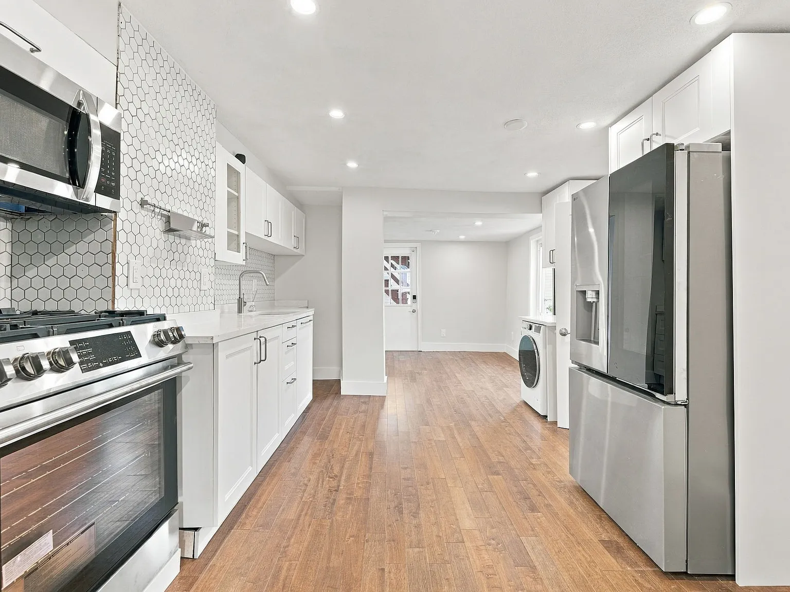 1 bed, 625 sqft, $3,000 — Photo 1
