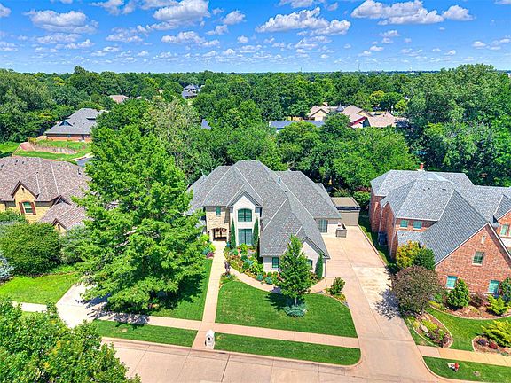3rd image of 409 Flint Ridge Ct