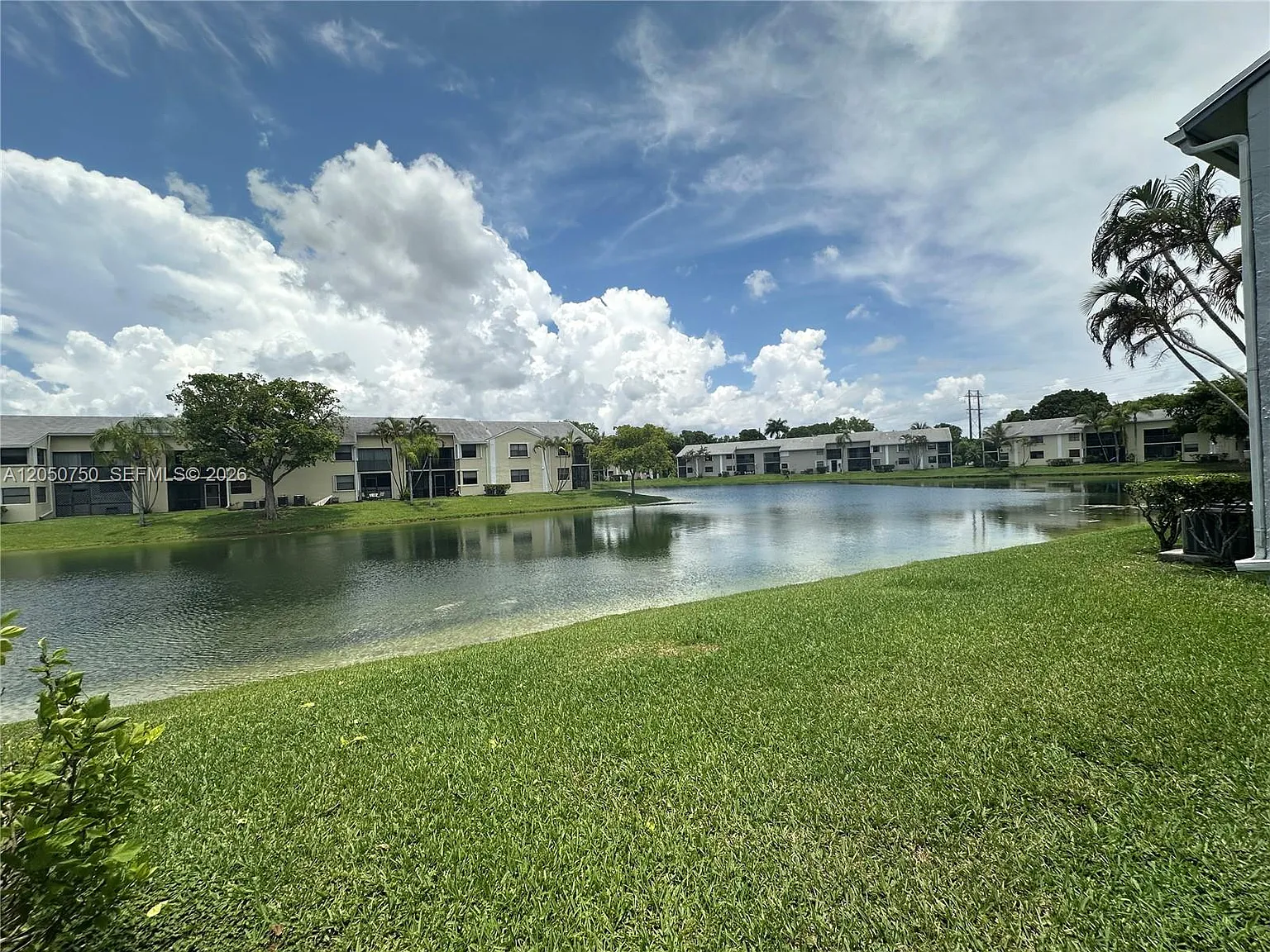 Lakeshore Condo I — Photo 2