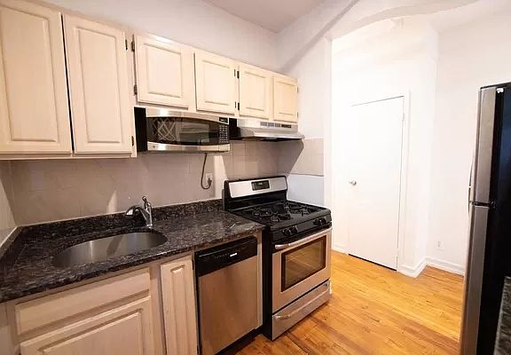 2nd image of 2212 Frederick Douglass Blvd #5CC