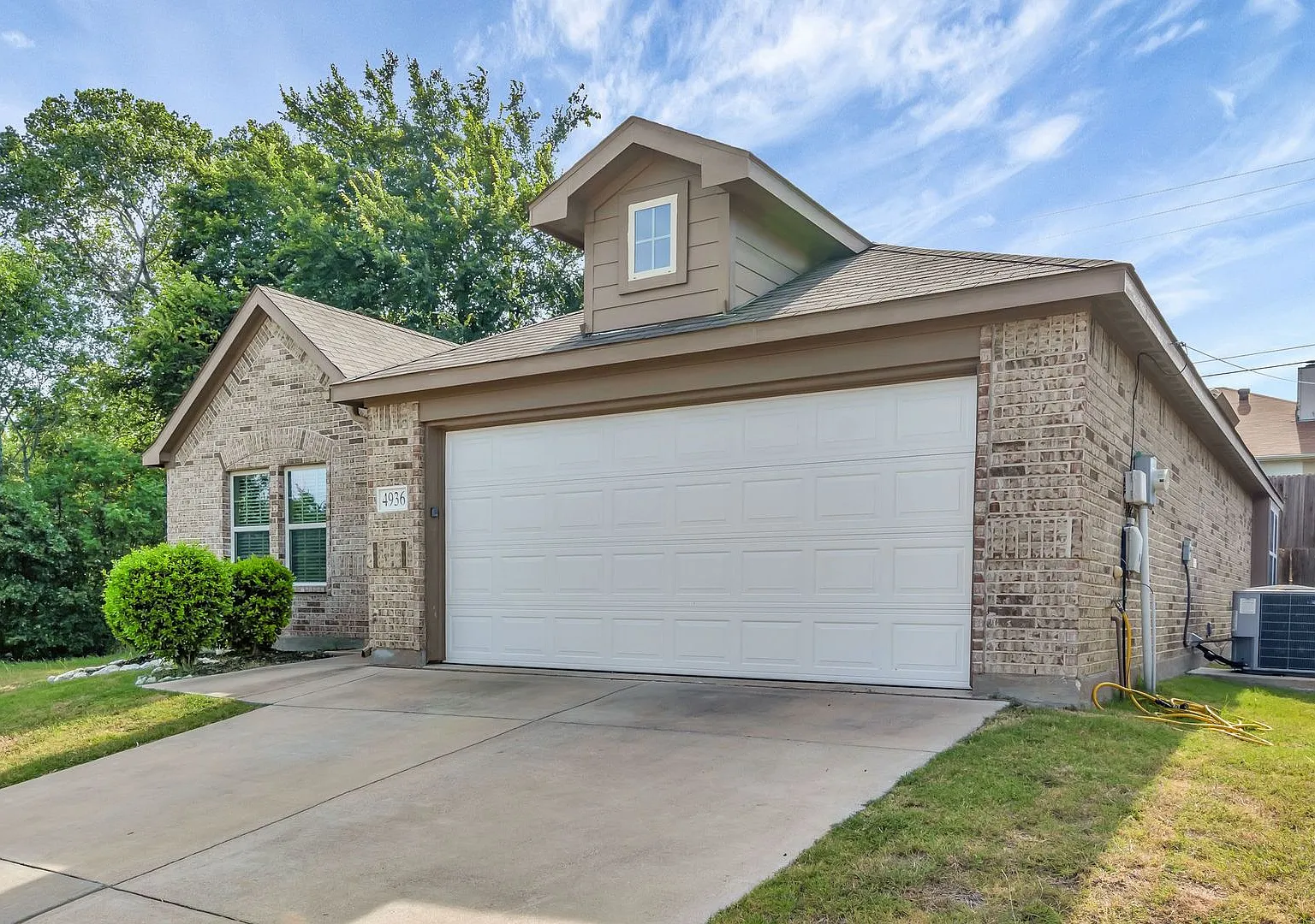 Beautiful home with open floor plan — Photo 3