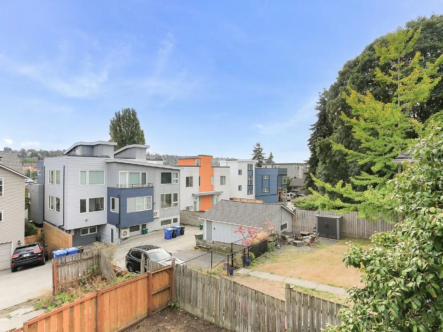 Magnificent Upper Unit in Duplex in/near Magnolia — Photo 4