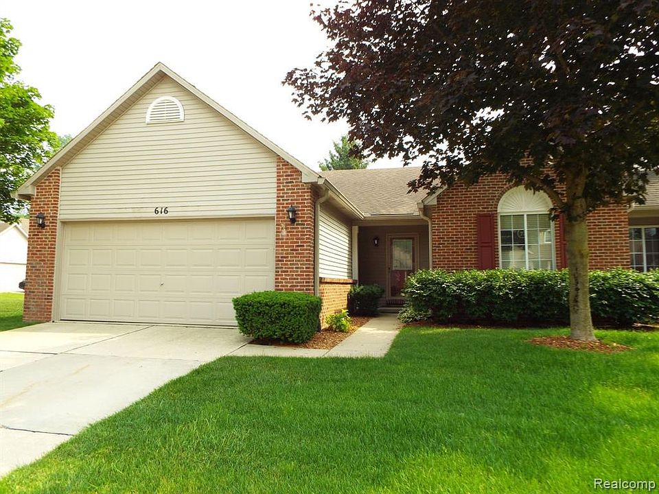 616 Woodberry Ln, Brighton, MI 48116 Zillow