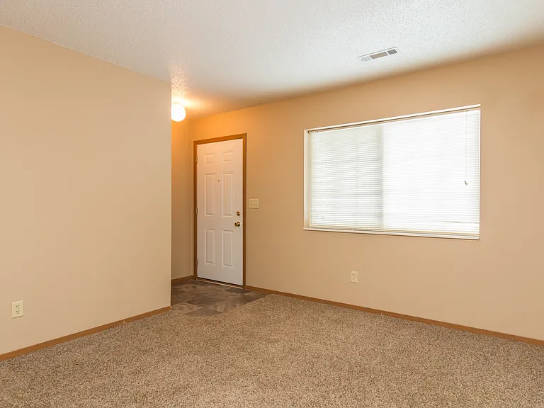 WestPointe Townhomes — Photo 28