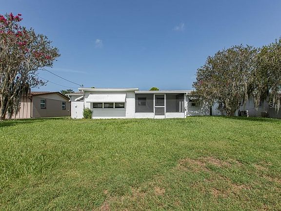5th image of 2114 Pamela Dr