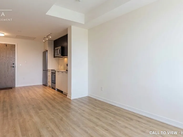 2300 Saint Clair Ave W #306 — Photo 3
