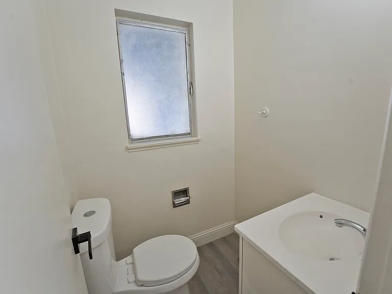 2205 Fairfax Rd — Photo 8