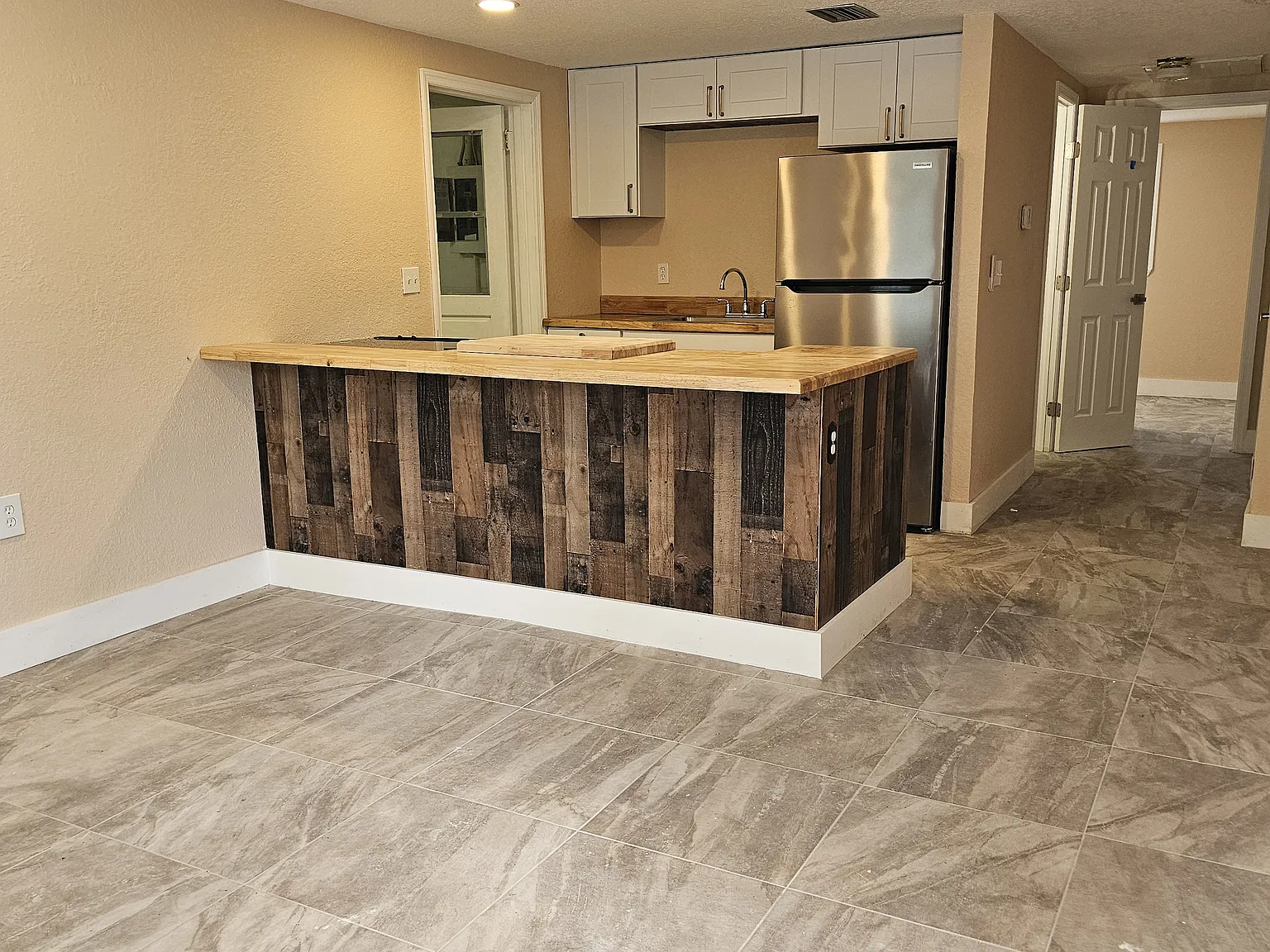 2 bed, 722 sqft, $1,400 — Photo 2
