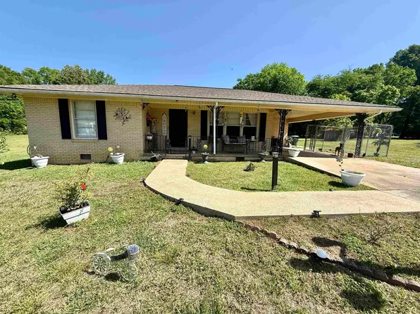 1365 2nd St, Cherokee, AL 35616