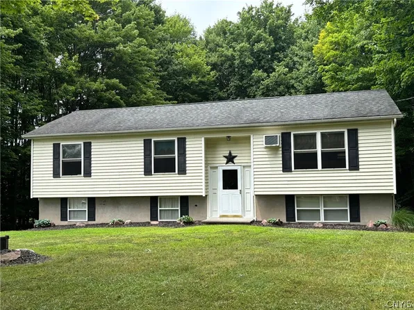 152 Barker Rd, Central Square, NY 13036