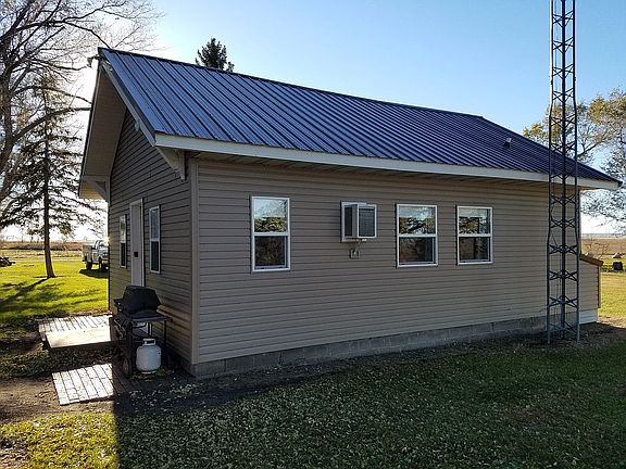 3rd image of 97 W Lake Dr