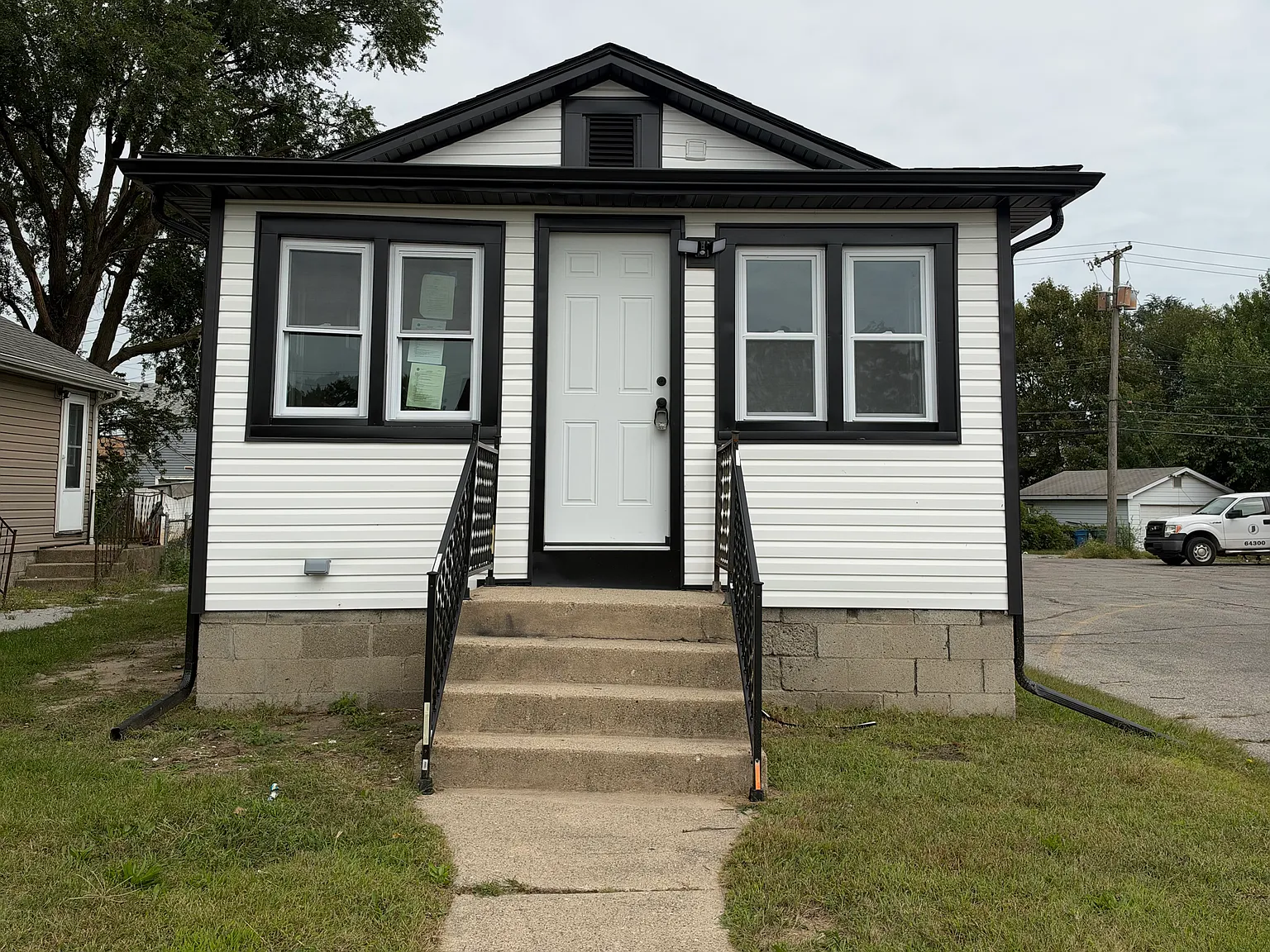 2 bed, 1200 sqft, $1,585 — Photo 1