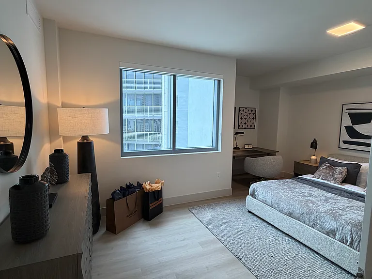 1627 Van Buren St #B — Photo 8