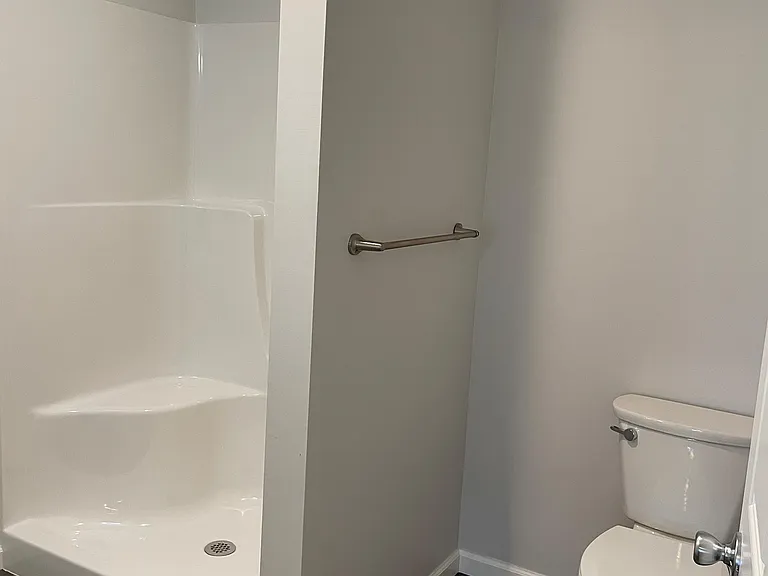 122 S Russell Ave — Photo 12