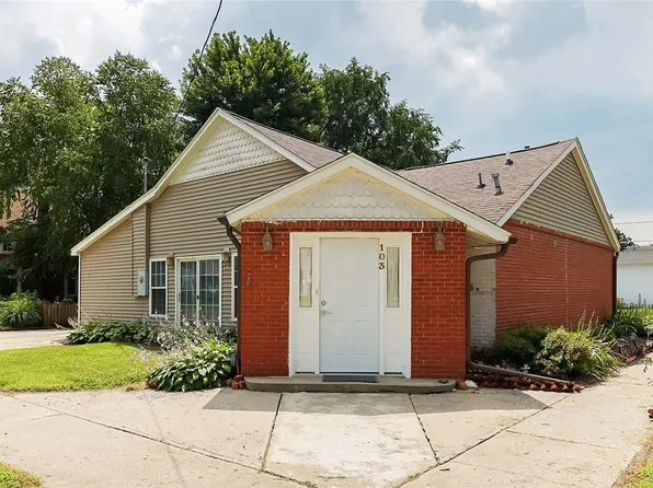 103 S 6th St, Adel, IA 50003