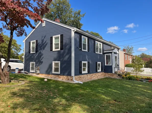 70 Running Brook Rd #1, West Roxbury, MA 02132