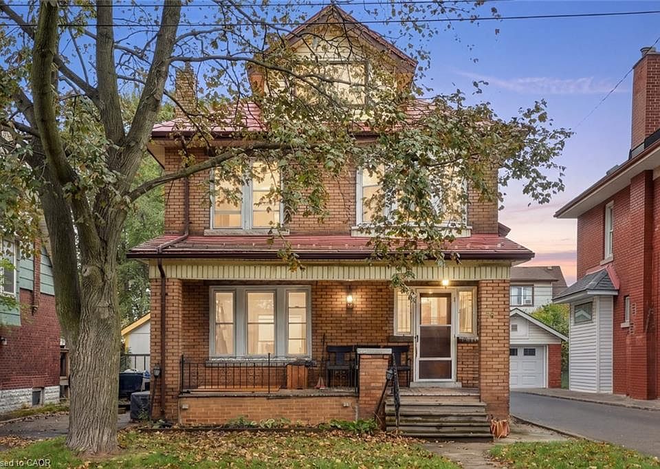 1st image of 58 Connaught Ave S
