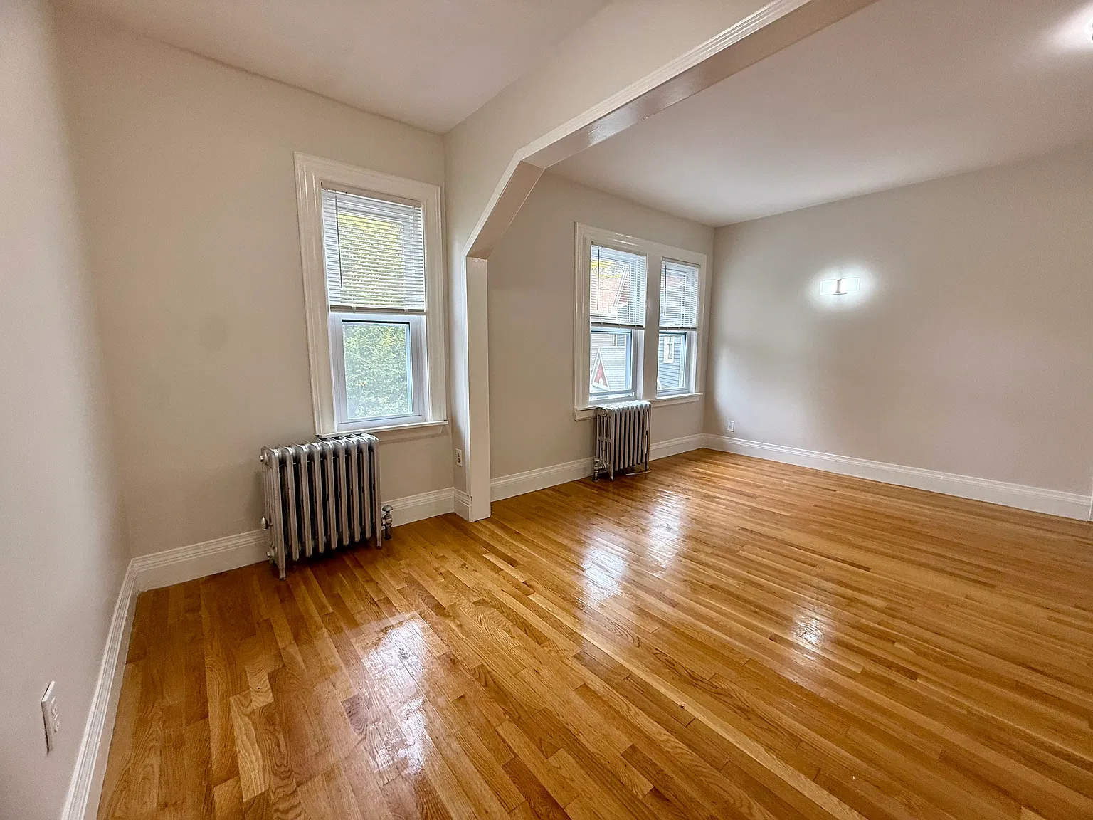 2 bed, 900 sqft, $2,850 — Photo 2