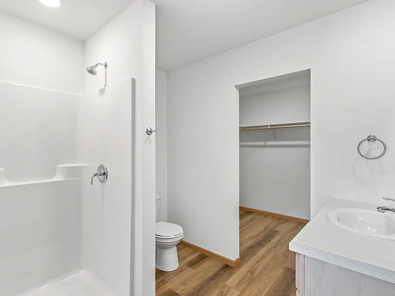 1415-1435 Peterson Dr — Photo 10