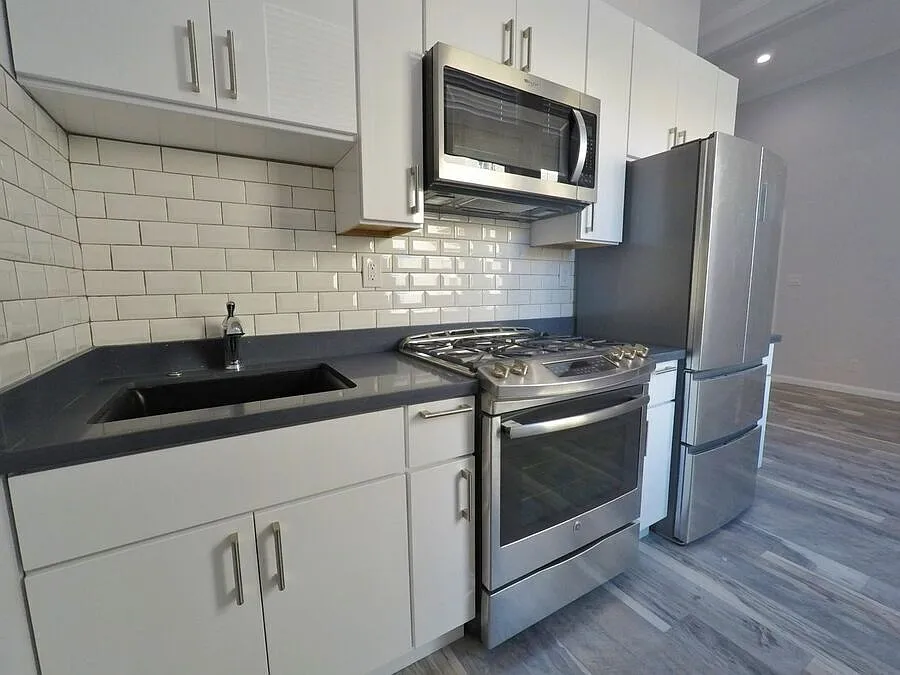 Remodeled Studio with Private Deck & Modern Kitchen — Photo 4