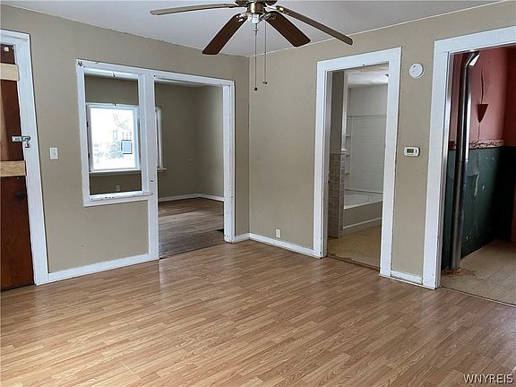 3rd image of 125 Brown St