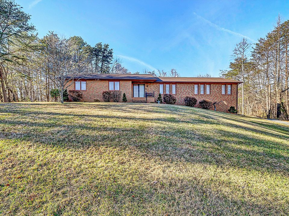 1st image of 2608 Loch Haven Dr