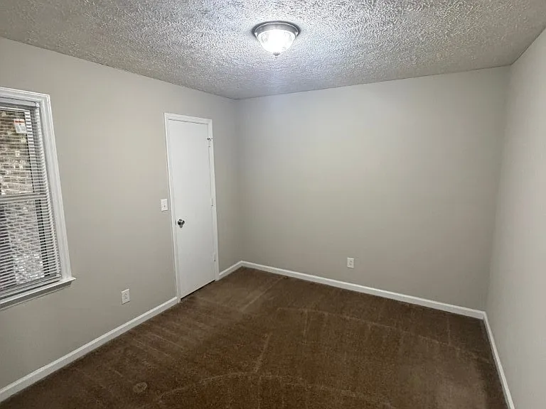 1202 Hamilton Dr — Photo 11