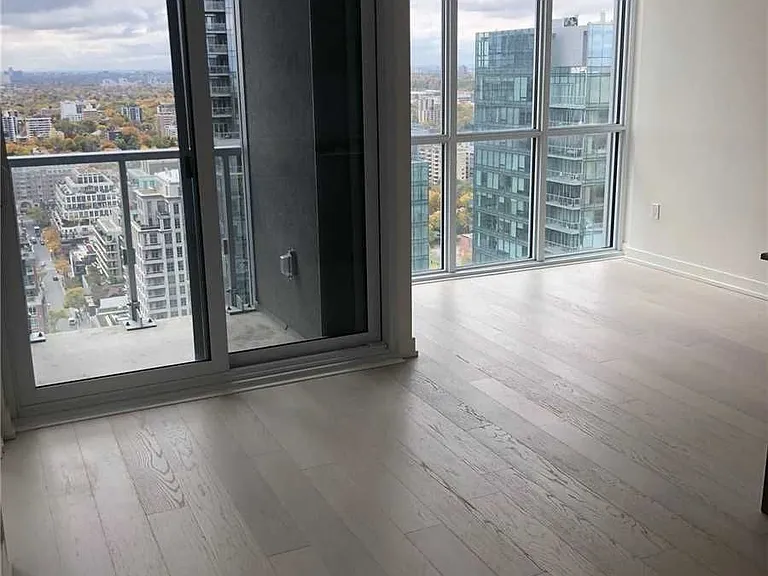 1 Yorkville Ave #2805 — Photo 2